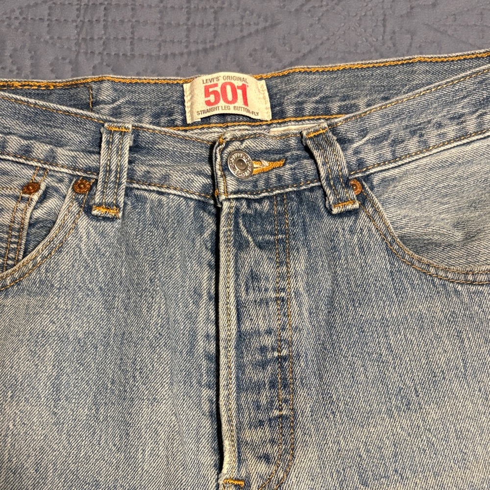 Levi's 501 Light Blue Straight Jeans